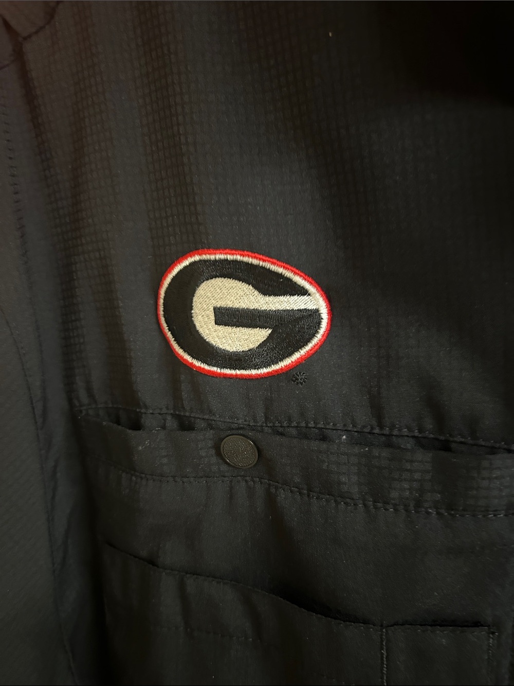 Columbia Black Short-Sleeve Button-Down Fishing Shirt Georgia 'G' Patch sz Med - Picture 4 of 6